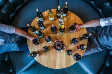 Decantador de vino: qué es y para qué sirve