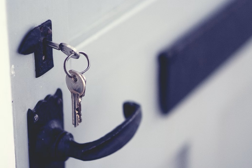 Lee más sobre el artículo Cómo mejorar la seguridad de tu casa empezando por la puerta principal