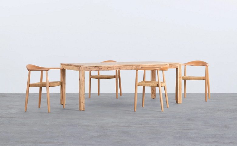 Comedor con mesa de madera Driva y 4 sillas mader Vilno de The Masie