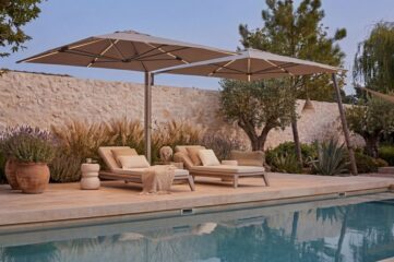 Cómo utilizar parasoles profesionales de hostelería como alternativa a una pérgola en el jardín